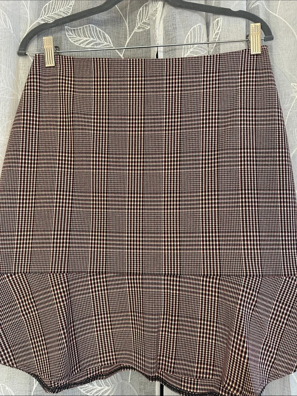 White House Black Market Burgundy and Black Plaid Mini Skirt with Ruffle Hem - Picture 7 of 7